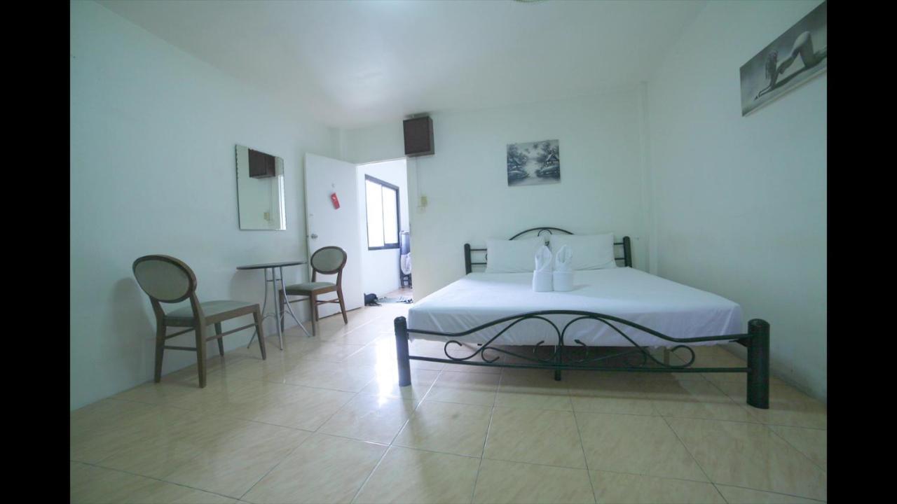 Little Austria Tams Guesthouse Chaweng Beach Exteriör bild