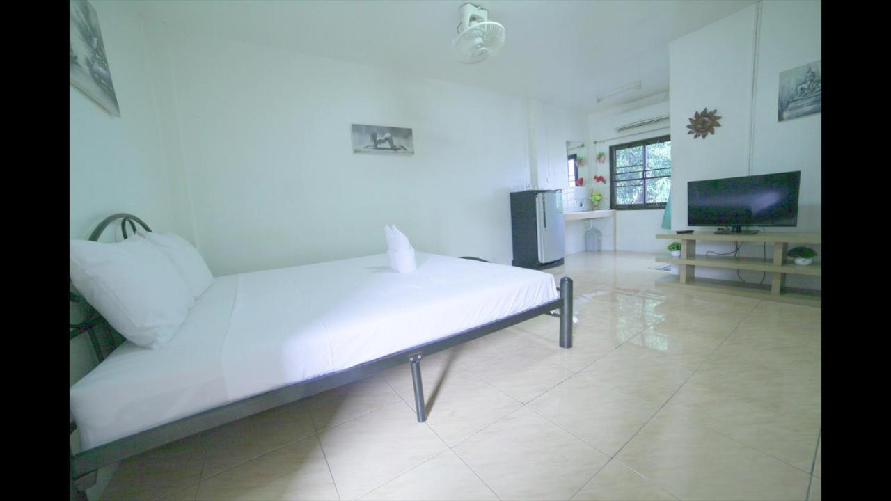 Little Austria Tams Guesthouse Chaweng Beach Exteriör bild